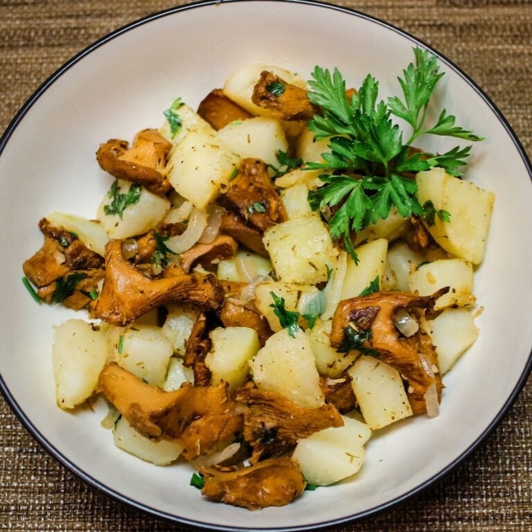 Easy Chanterelle Mushroom Stir-fry with Potatoes