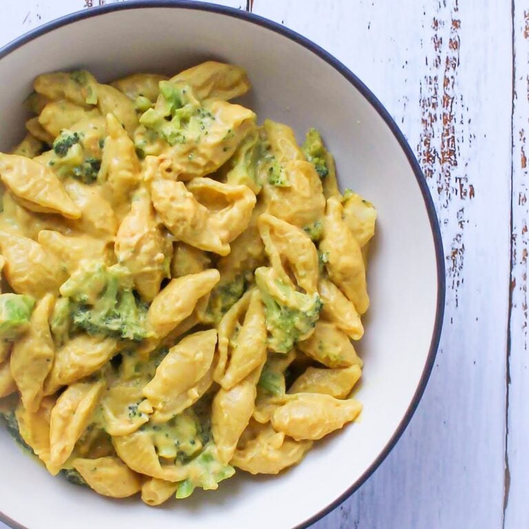 Easy Vegan Mac and Cheese with Broccoli