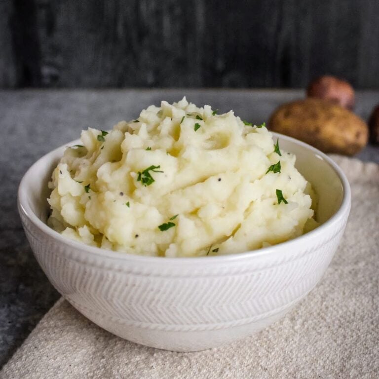 Easy Vegan Mashed Potatoes Recipe - Ready in 20 Minutes!