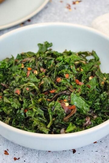 Easy Balsamic Sauteed Kale and Onions