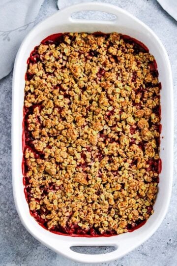 Easy Vegan Strawberry Rhubarb Crisp