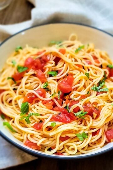 Quick Vegan Bruschetta Pasta (Capellini al Pomodoro)