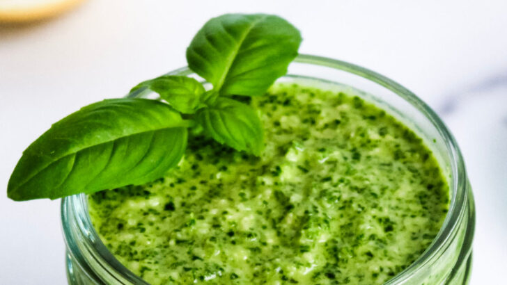 Vegan Cashew and Kale Pesto Recipe